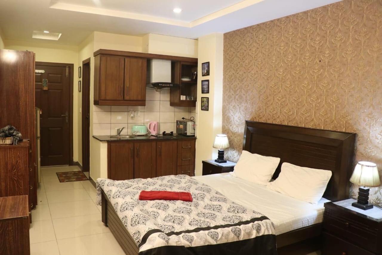 רוואלפינדי Cozy Studio Apartment In Bahria Town מראה חיצוני תמונה