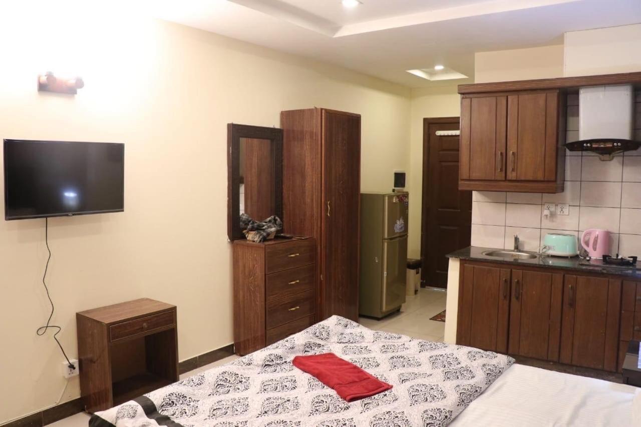 רוואלפינדי Cozy Studio Apartment In Bahria Town מראה חיצוני תמונה